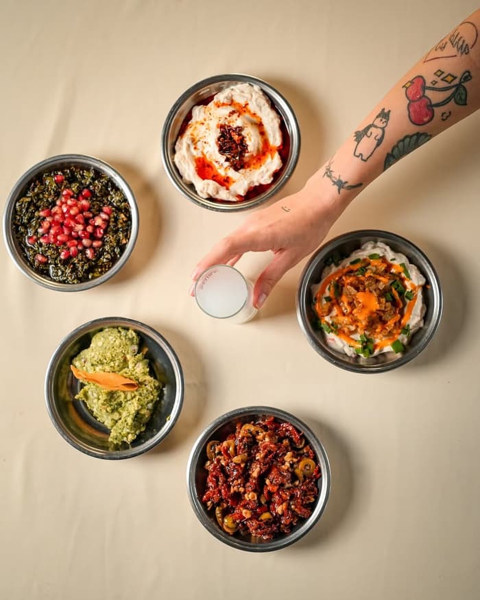 Başka Bir Meyhane - 1. Fotoğraf