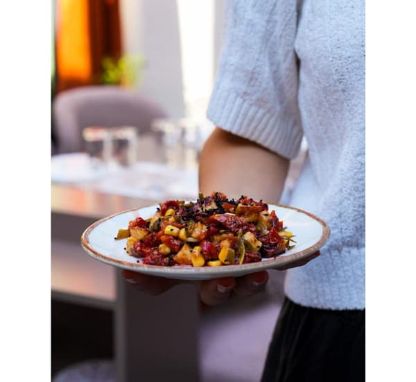 Patron Şapkalı Meyhane - 3. Fotoğraf Patron Şapkalı Meyhane - 3. Fotoğraf