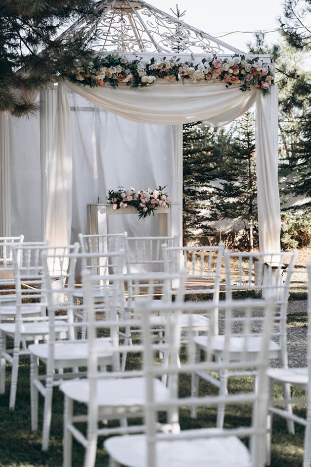 Mango Garden İs Sahne 